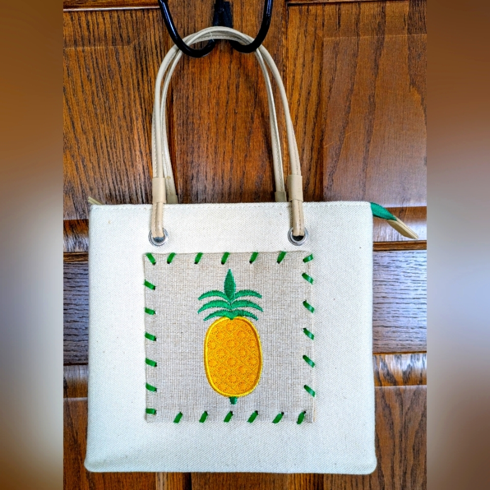 Adorable Vintage Structured Pineapple Linen Look Box Purse